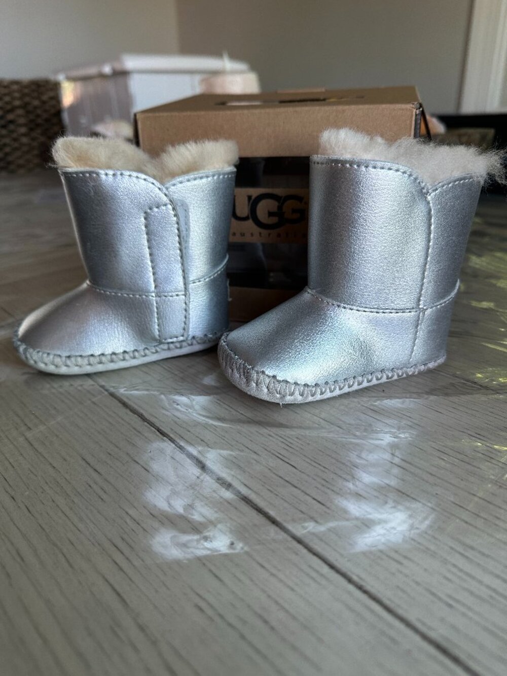 Baby Ugg Cassie Metallic  silver boots size 0/1